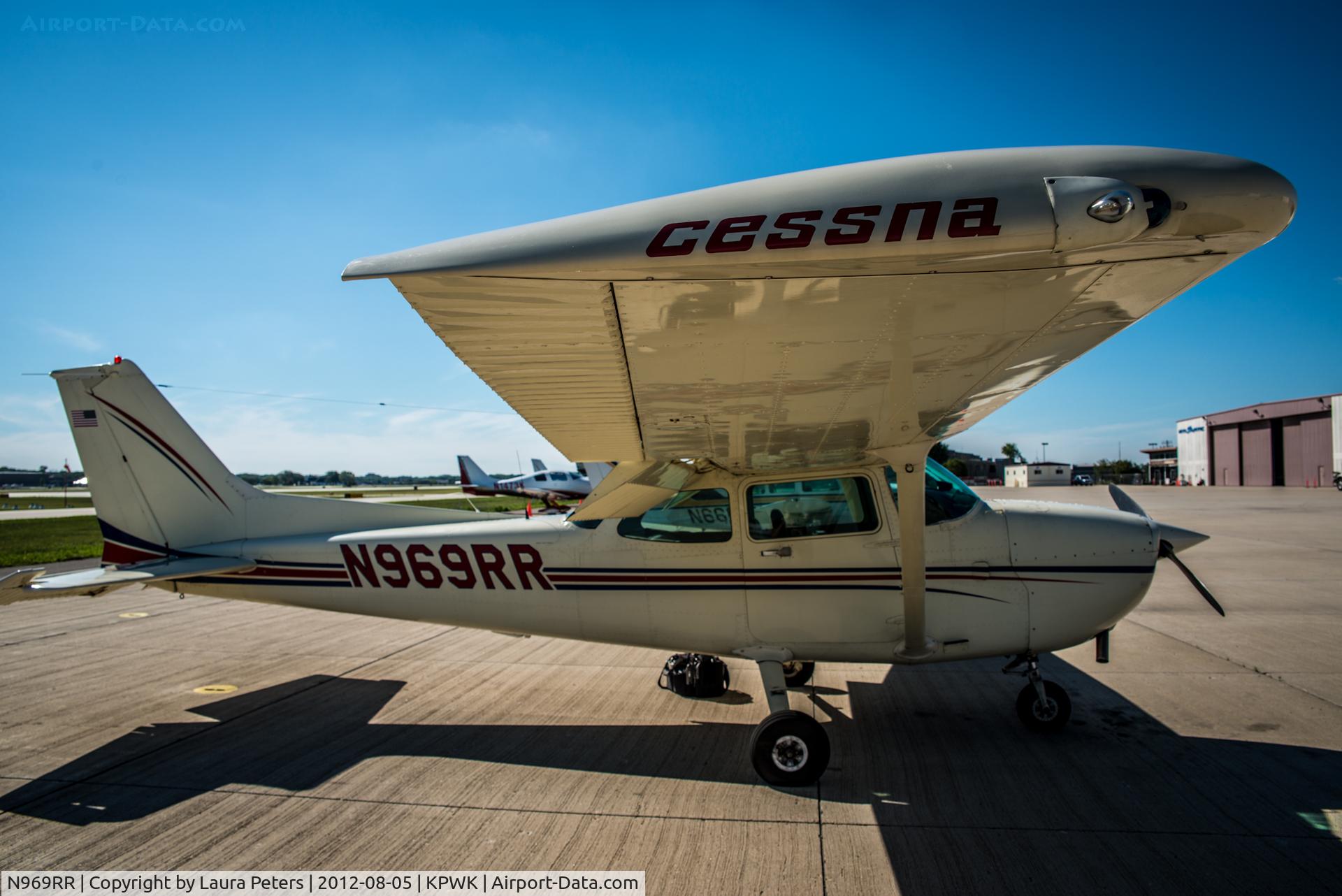 N969RR, 1982 Cessna 172P C/N 17275850, Parked at Chicago Executive Airport, Atlantic Aviation