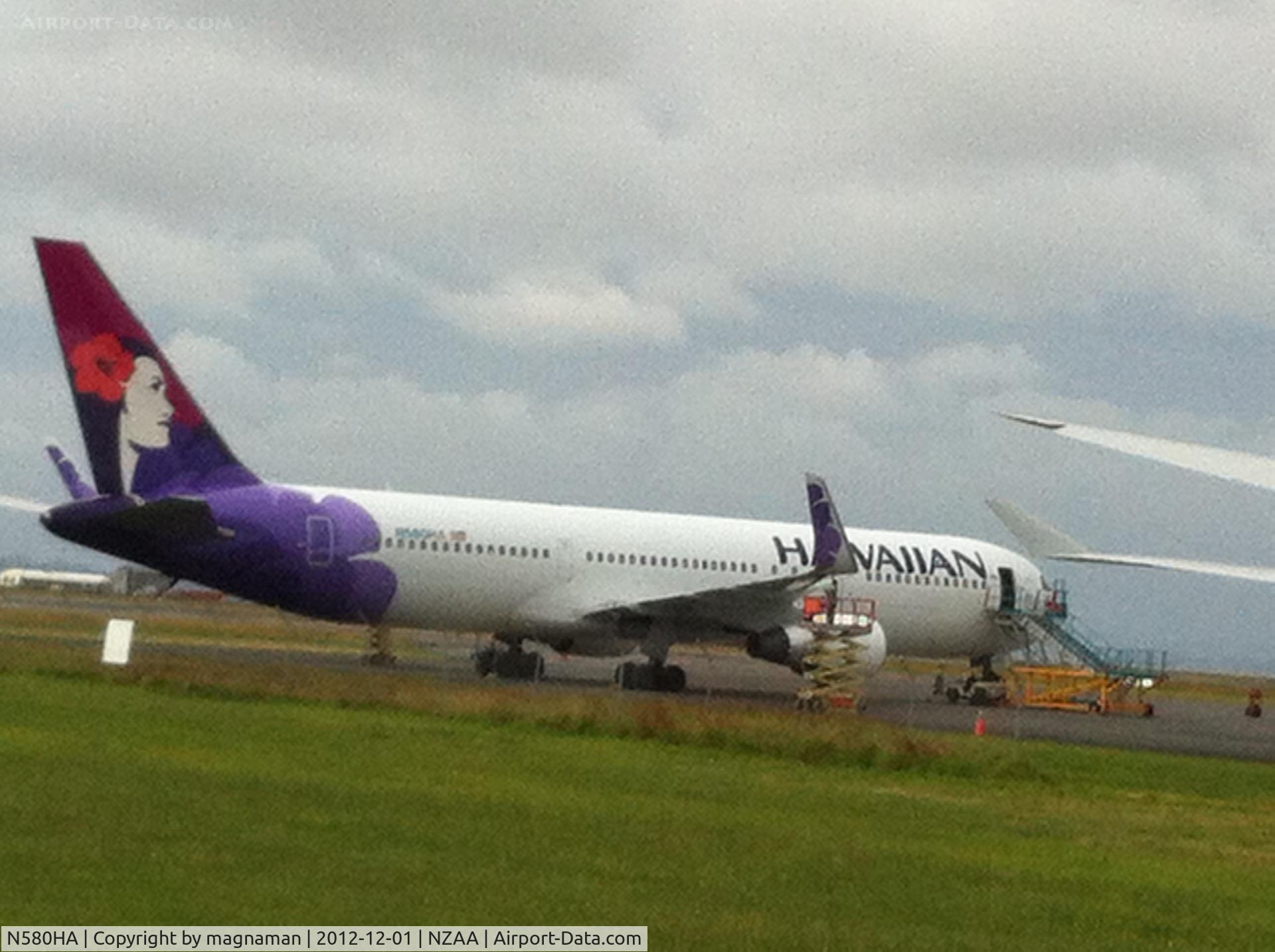 N580HA, 2001 Boeing 767-33A C/N 28140, PArt of agreement for new flights appears to be NZ maintenance of Hawaiian AL aircraft??