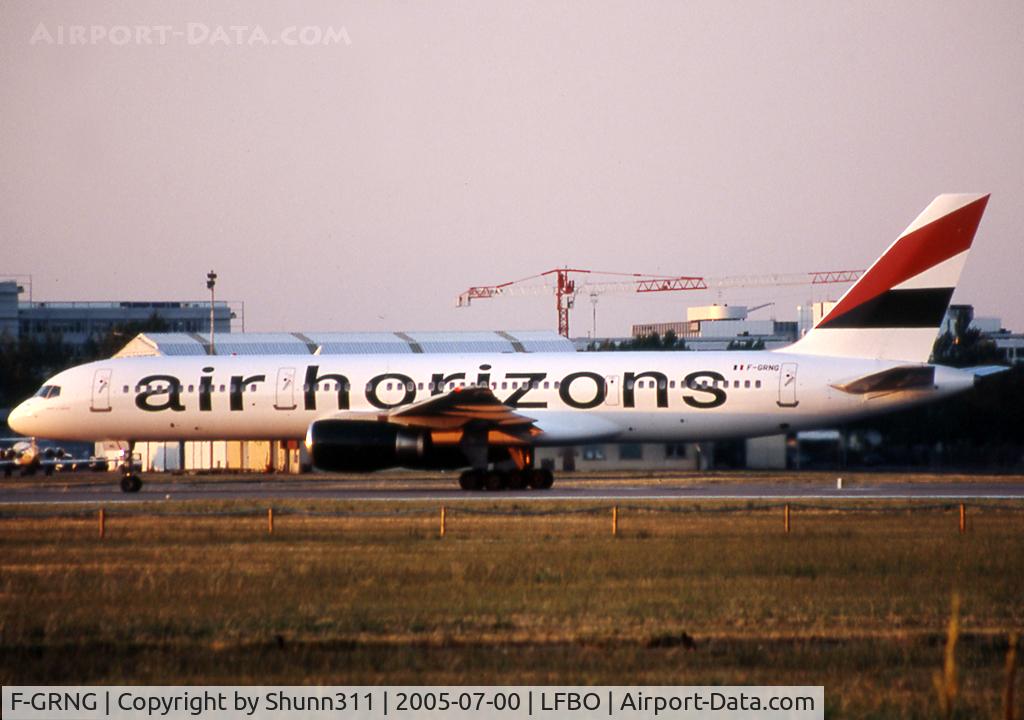 F-GRNG, 2000 Boeing 757-23N C/N 30548, Ready for take off rwy 32R