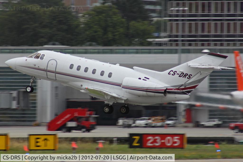 CS-DRS, 2006 Raytheon Hawker 800XP C/N 258795, Take off