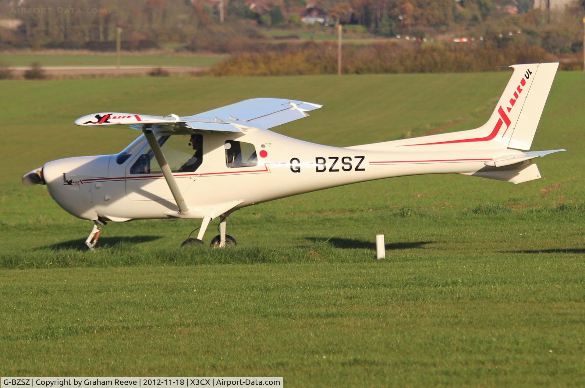 G-BZSZ, 2001 Jabiru UL-450 C/N PFA 274A-13432, About to depart from Northrepps.