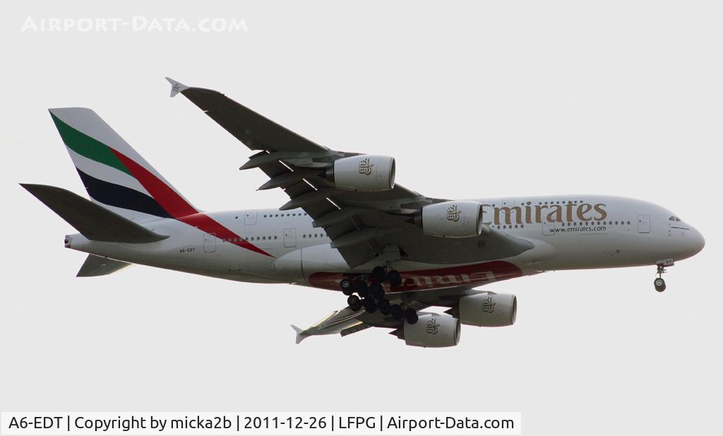 A6-EDT, 2011 Airbus A380-861 C/N 090, Landing