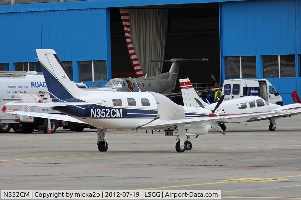 N352CM, 1995 Piper PA-46-350P Malibu Mirage C/N 4636019, Parked