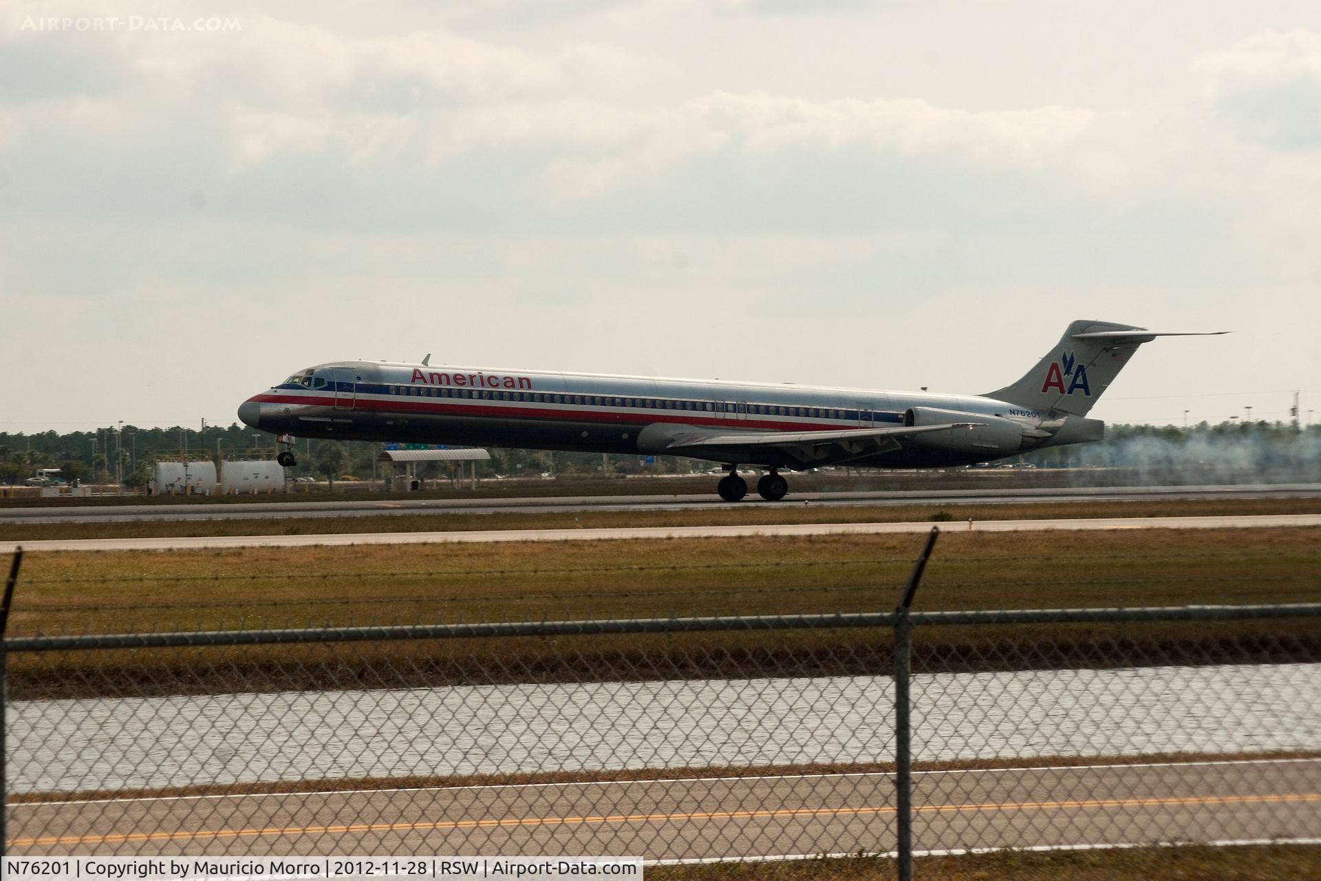N76201, 1992 McDonnell Douglas MD-83 (DC-9-83) C/N 53291, Touching down RWY 6