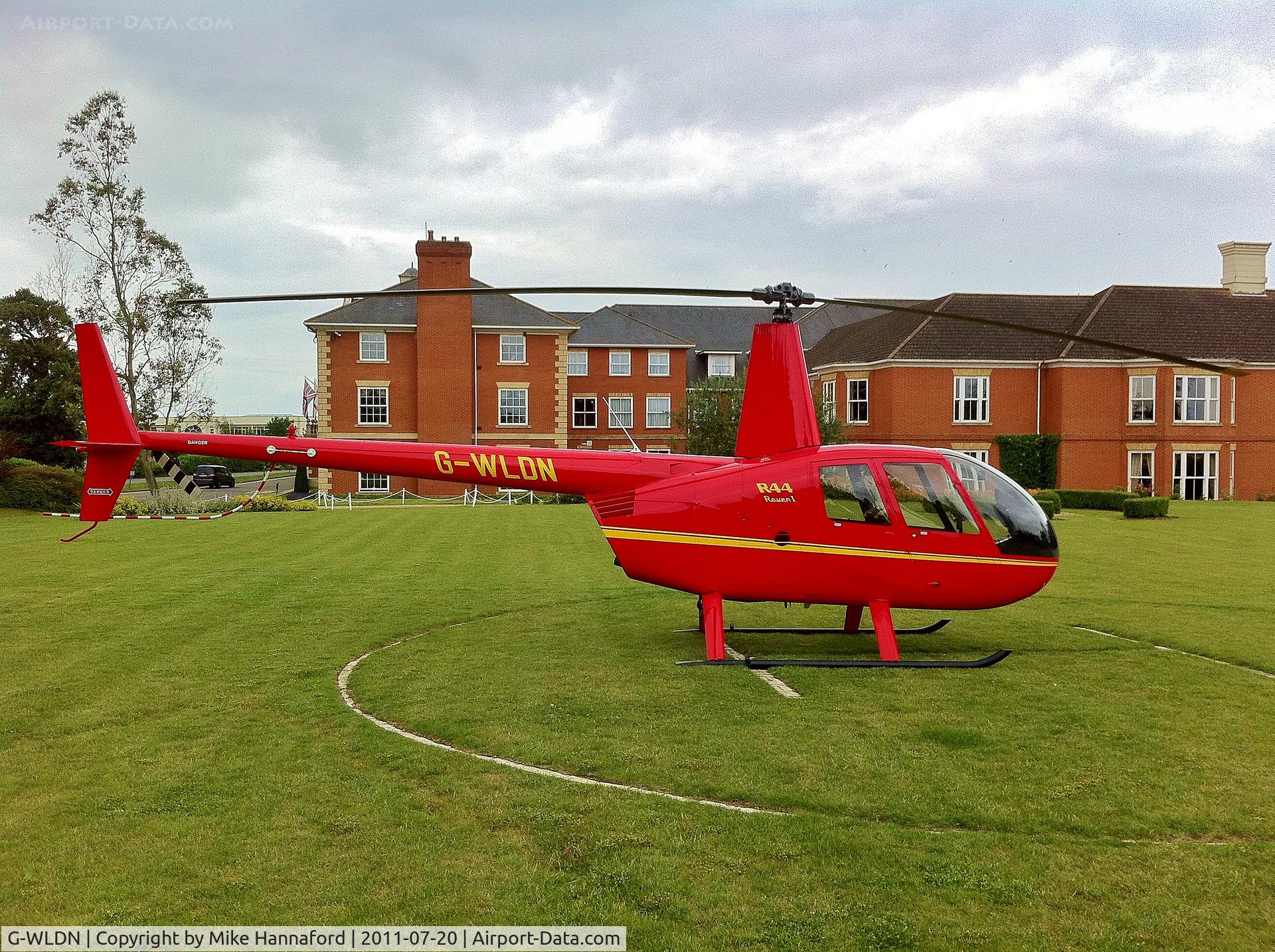 G-WLDN, 2005 Robinson R44 Raven 1 C/N 1507, At Whittlebury Hall