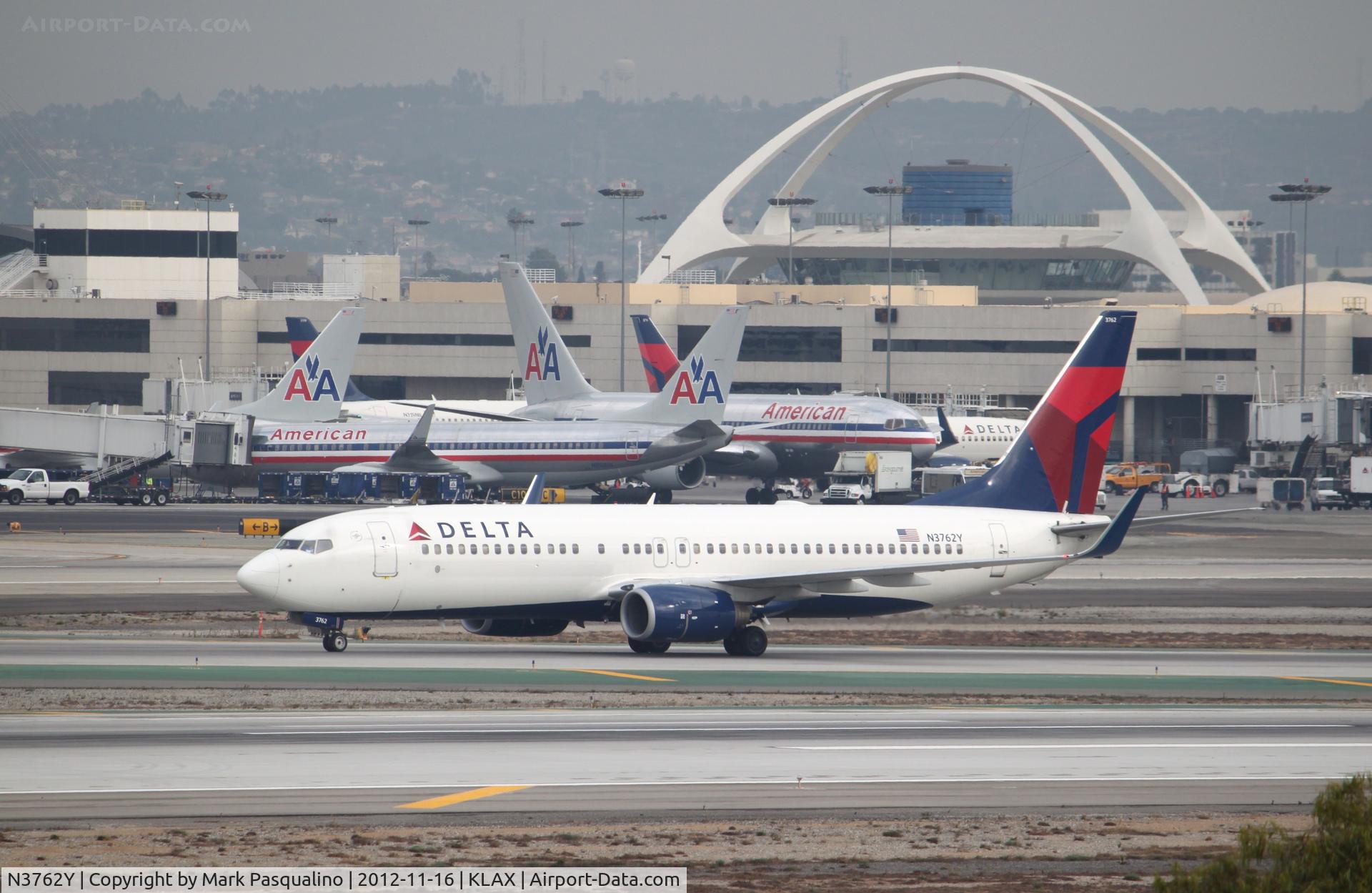 N3762Y, 2001 Boeing 737-832 C/N 30817, Boeing 737-800