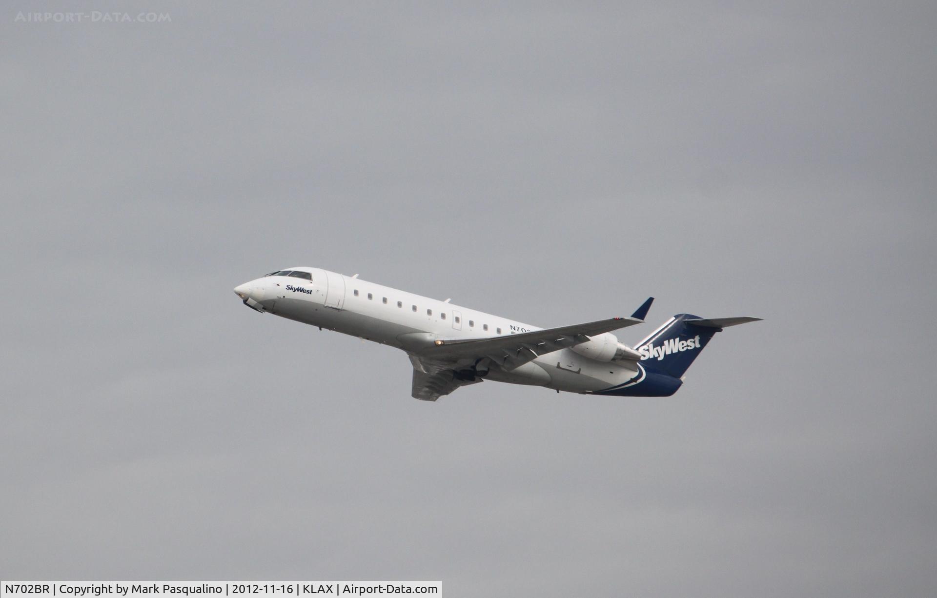 N702BR, 2000 Bombardier CRJ-200ER (CL-600-2B19) C/N 7462, CL-600-2B19