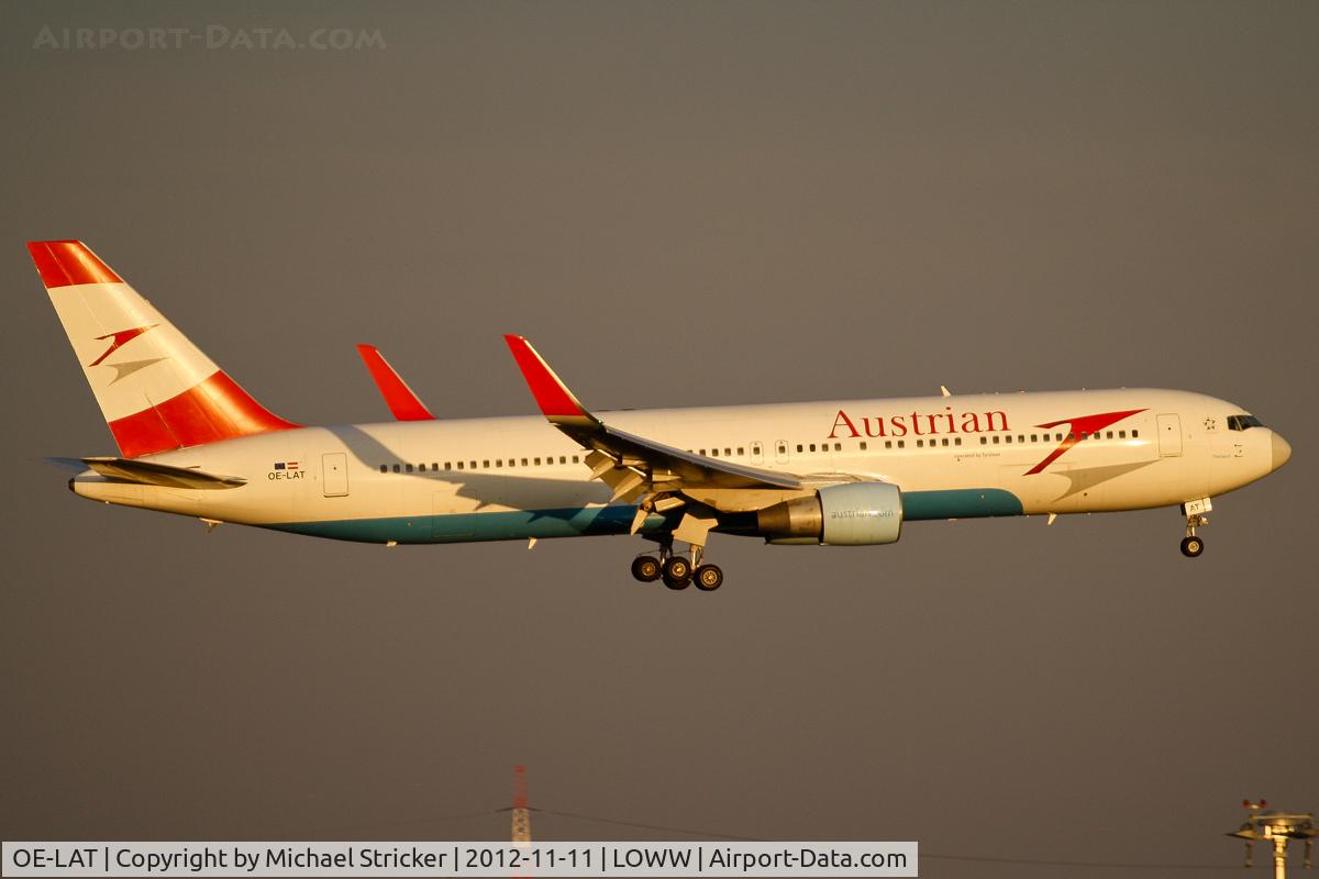 OE-LAT, 1991 Boeing 767-31A C/N 25273, Boeing 767-300