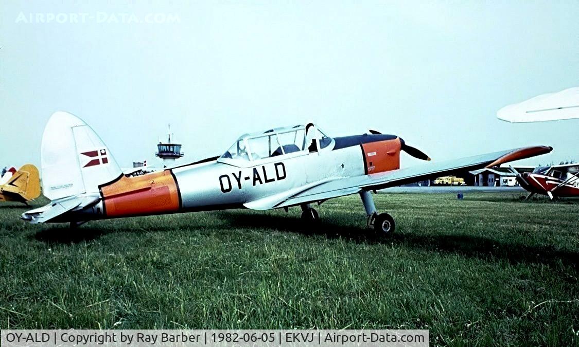 OY-ALD, 1953 De Havilland DHC-1 Chipmunk 22 C/N C1/0902, DHC-1 Chipmunk 22 [C1/0902] Stauning~OY 05/06/1982. Image taken from a slide.