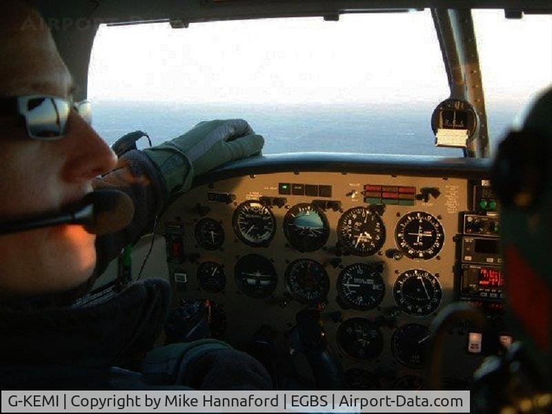 G-KEMI, 1998 Piper PA-28-181 Cherokee Archer III C/N 28-43180, Me flying back to EGMA from EGBS