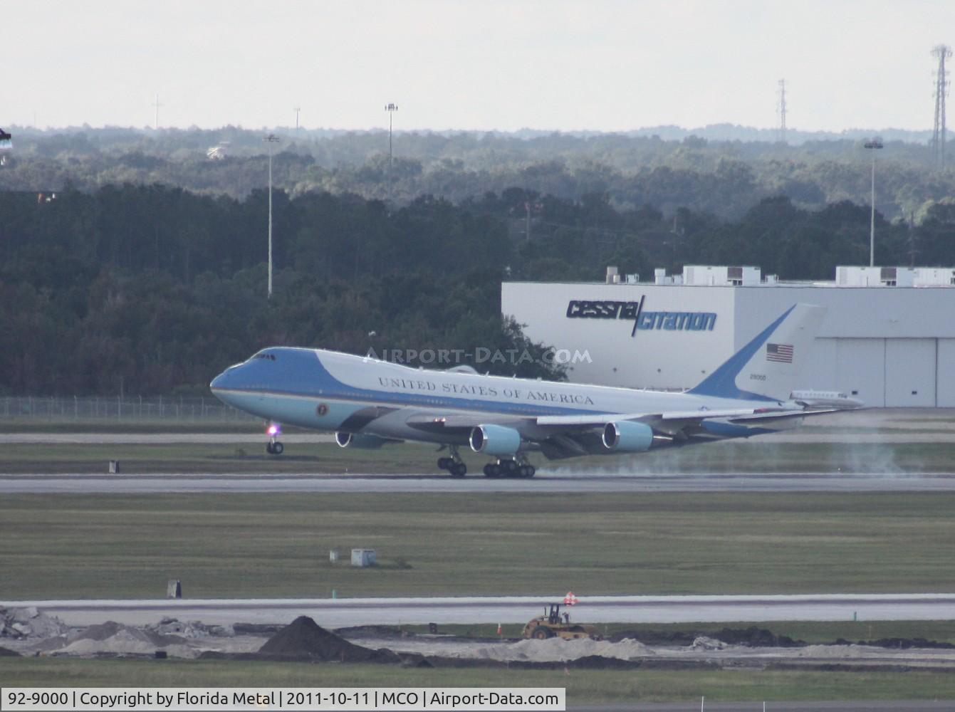 92-9000, 1987 Boeing VC-25A (747-2G4B) C/N 23825, Air Force One from MCO rooftop