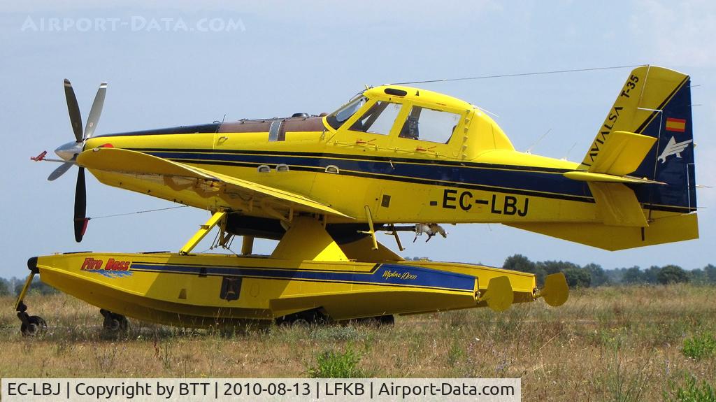 EC-LBJ, Air Tractor AT-802 C/N 802-0307, Parked