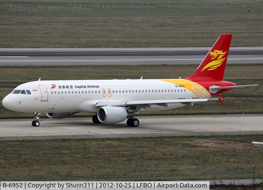 B-6952, 2012 Airbus A320-214 C/N 5331, Delivery day...