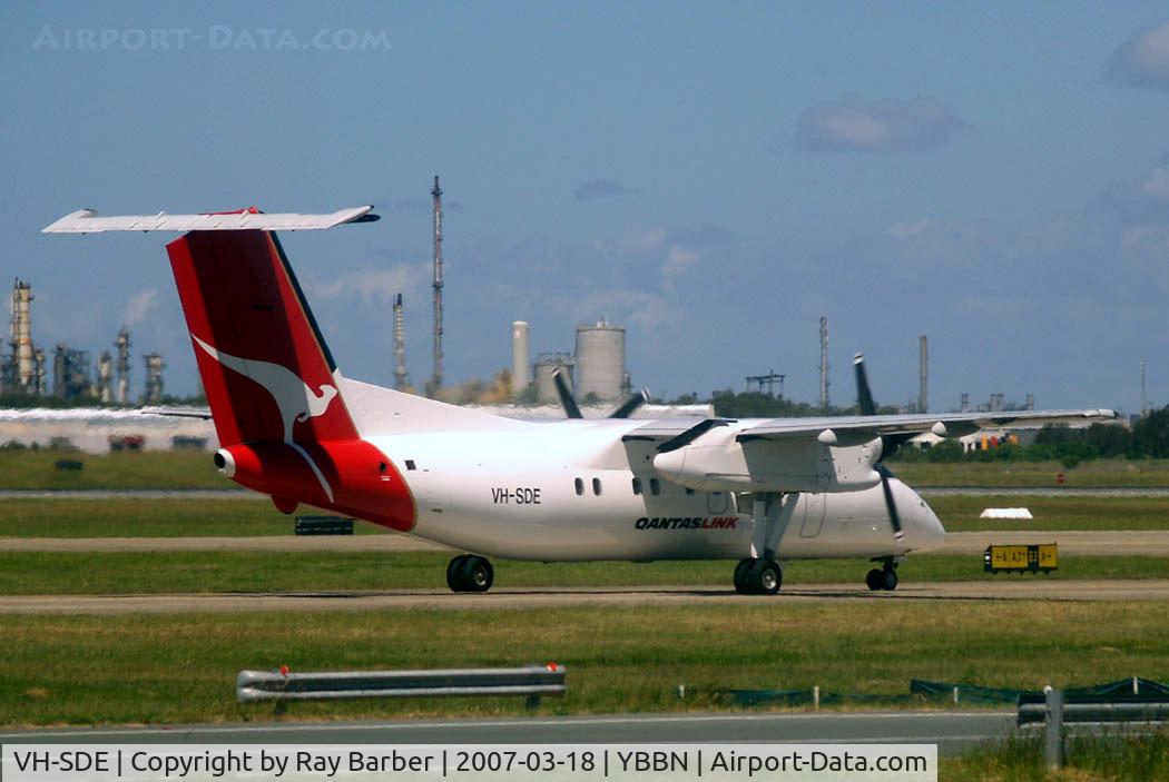 VH-SDE, 1996 De Havilland Canada DHC-8-202 Dash 8 C/N 453, DHC-8Q-202 Dash 8 [453] (QANTASlink) Brisbane-International~VH 18/03/2007