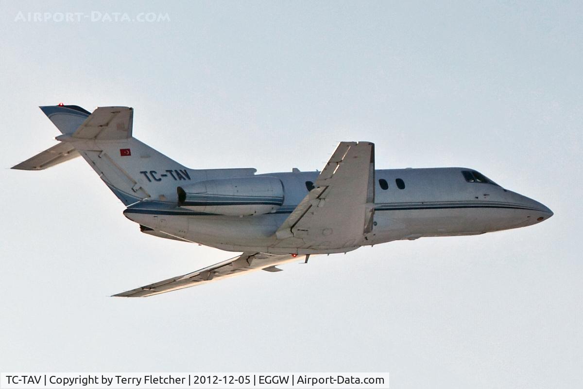 TC-TAV, 2005 Raytheon Hawker 800XP C/N 258736, Raytheon Hawker 800XP, c/n 258736 lifts off from Luton