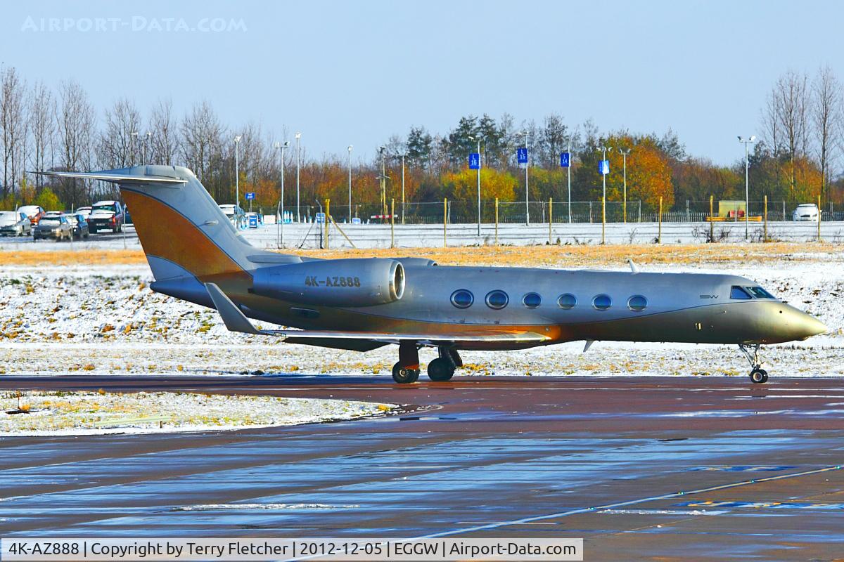4K-AZ888, 2006 Gulfstream Aerospace GIV-X (G450) C/N 4045, 2006 Gulfstream Aerospace GIV-X (G450), c/n: 4045 at a snowy Luton