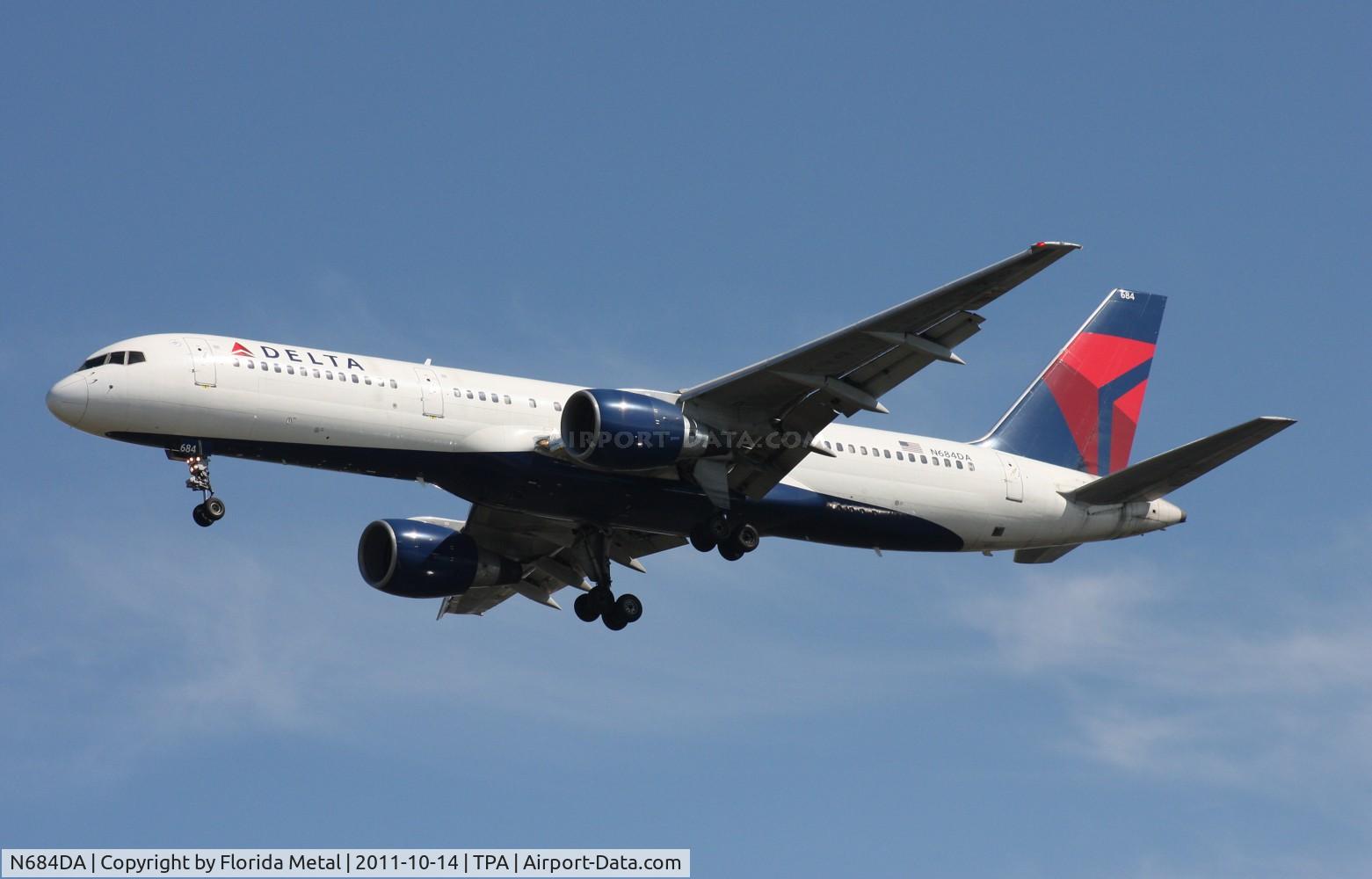 N684DA, 1993 Boeing 757-232 C/N 27104, Delta 757