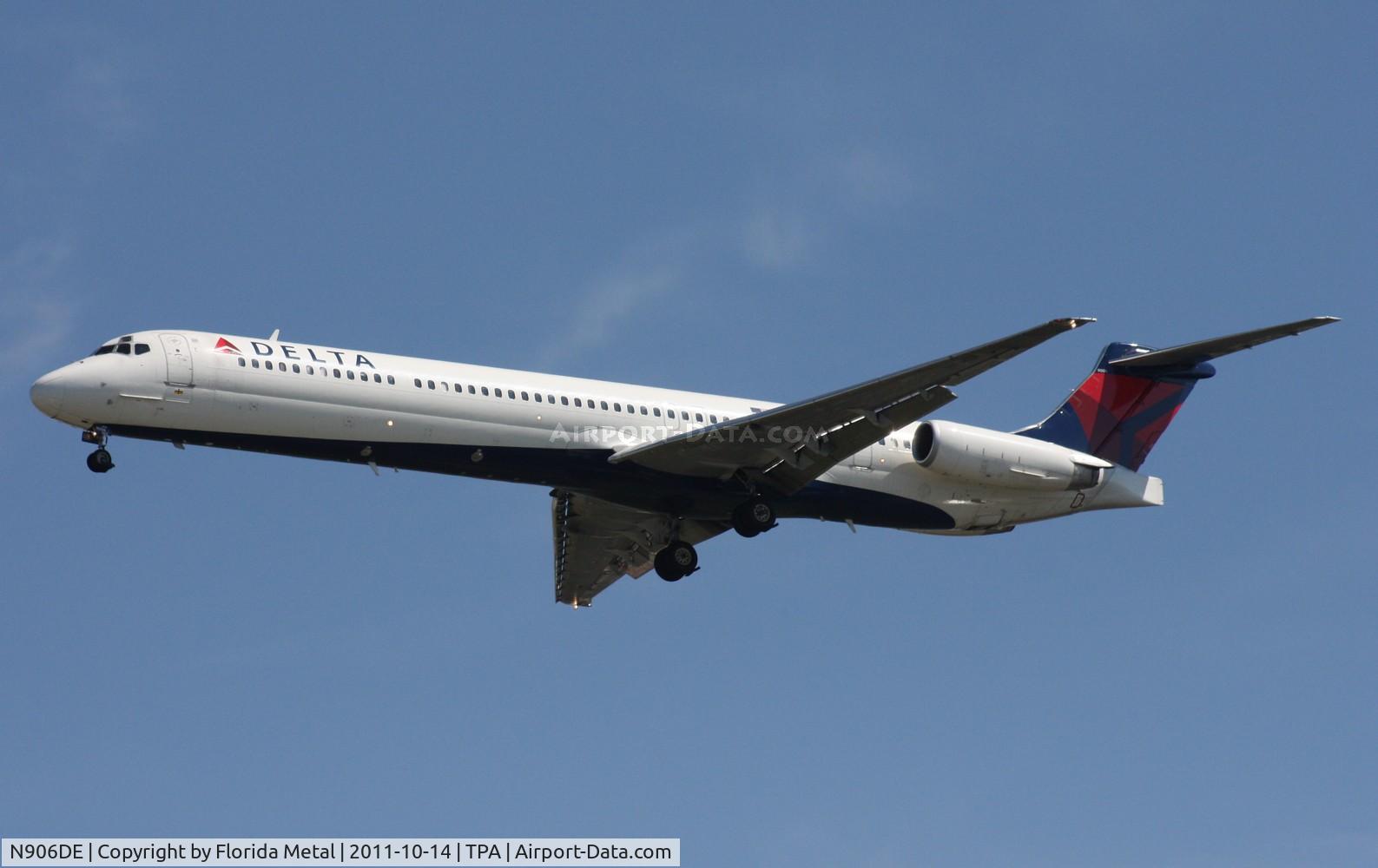 N906DE, 1992 McDonnell Douglas MD-88 C/N 53415, Delta MD-88