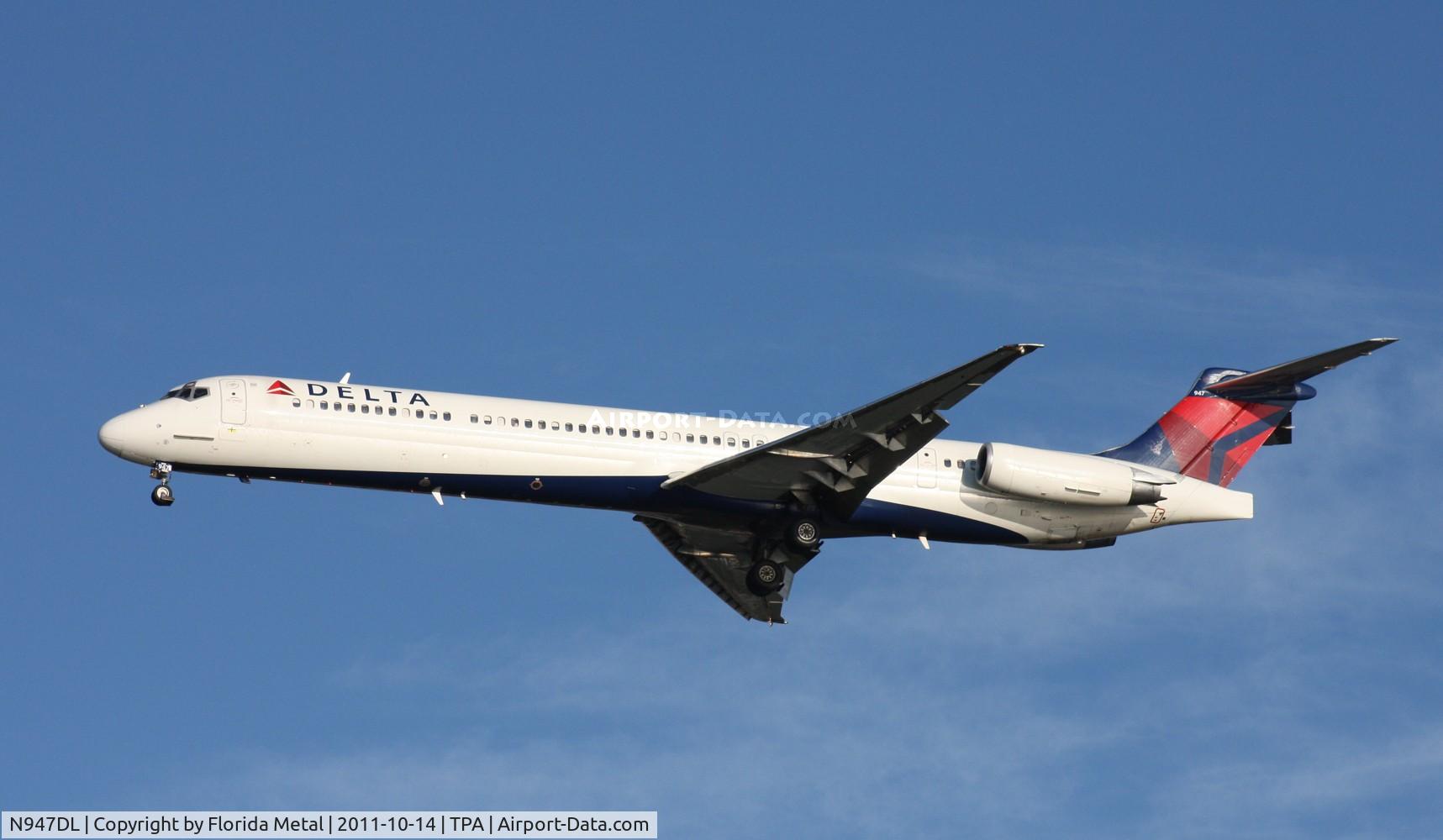 N947DL, 1989 McDonnell Douglas MD-88 C/N 49878, Delta MD-88
