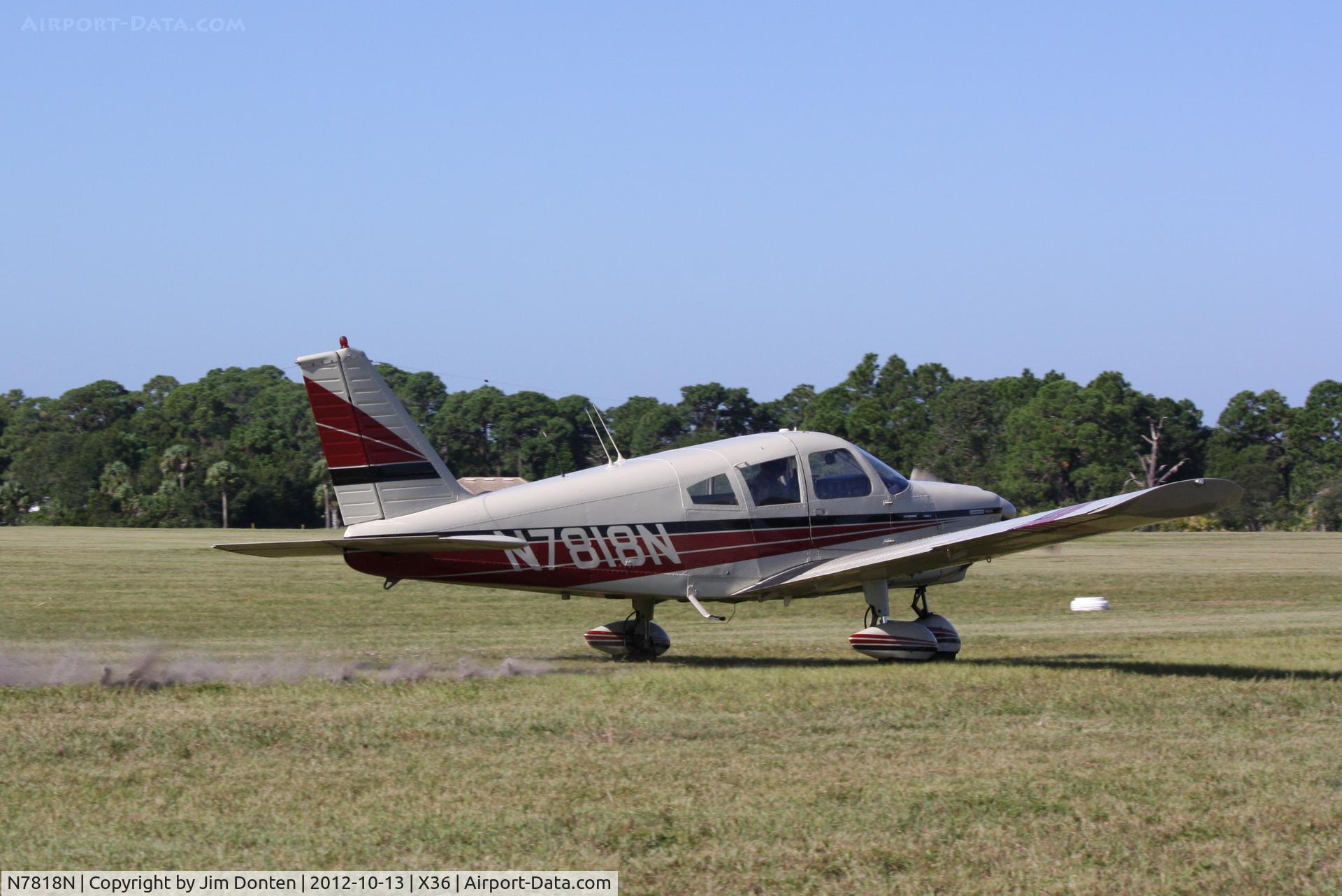 N7818N, 1968 Piper PA-28-180 Cherokee C/N 28-5270, Piper Cherokee (N7818N) lands at Buchan Airport