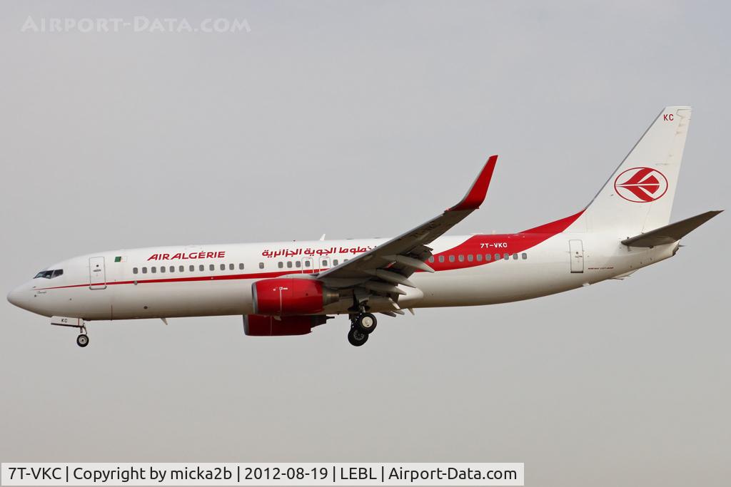 7T-VKC, 2005 Boeing 737-8D6 C/N 34166, Landing