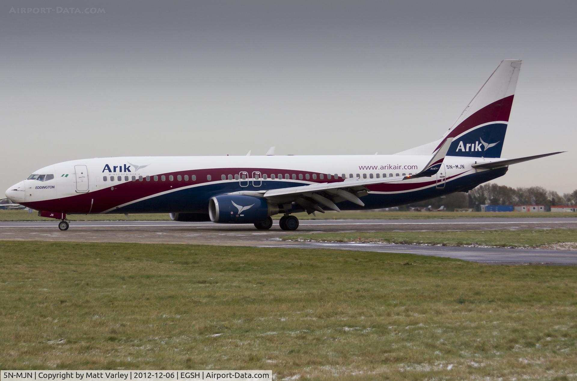 5N-MJN, 2009 Boeing 737-86N C/N 35638, Arriving at EGSH.