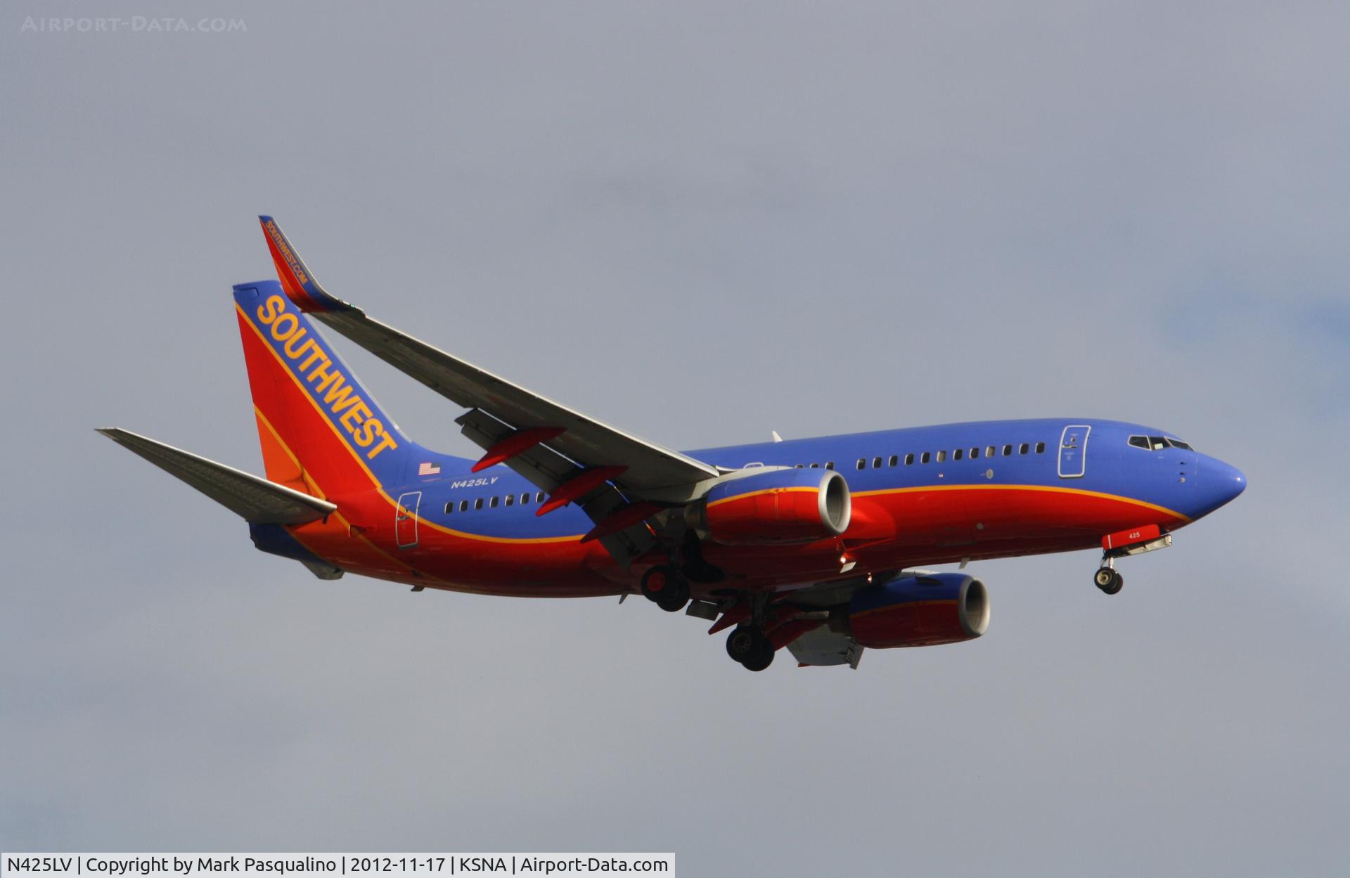 N425LV, 2002 Boeing 737-7H4 C/N 29829, Boeing 737-700