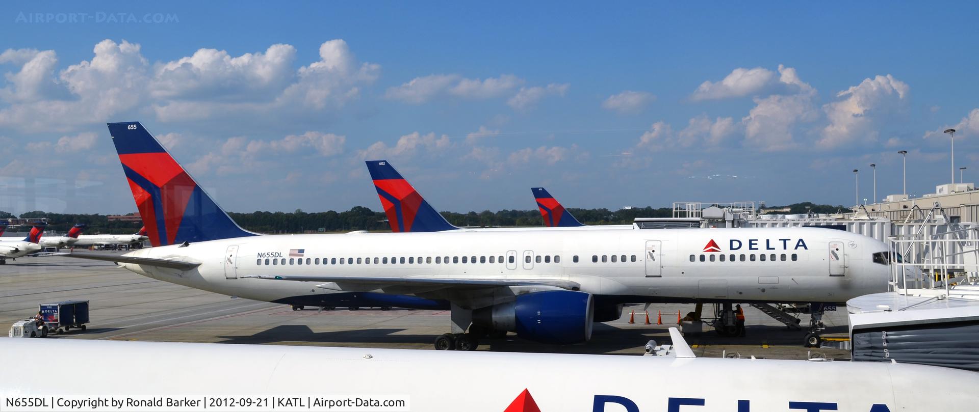 N655DL, 1990 Boeing 757-232 C/N 24395, Atlanta