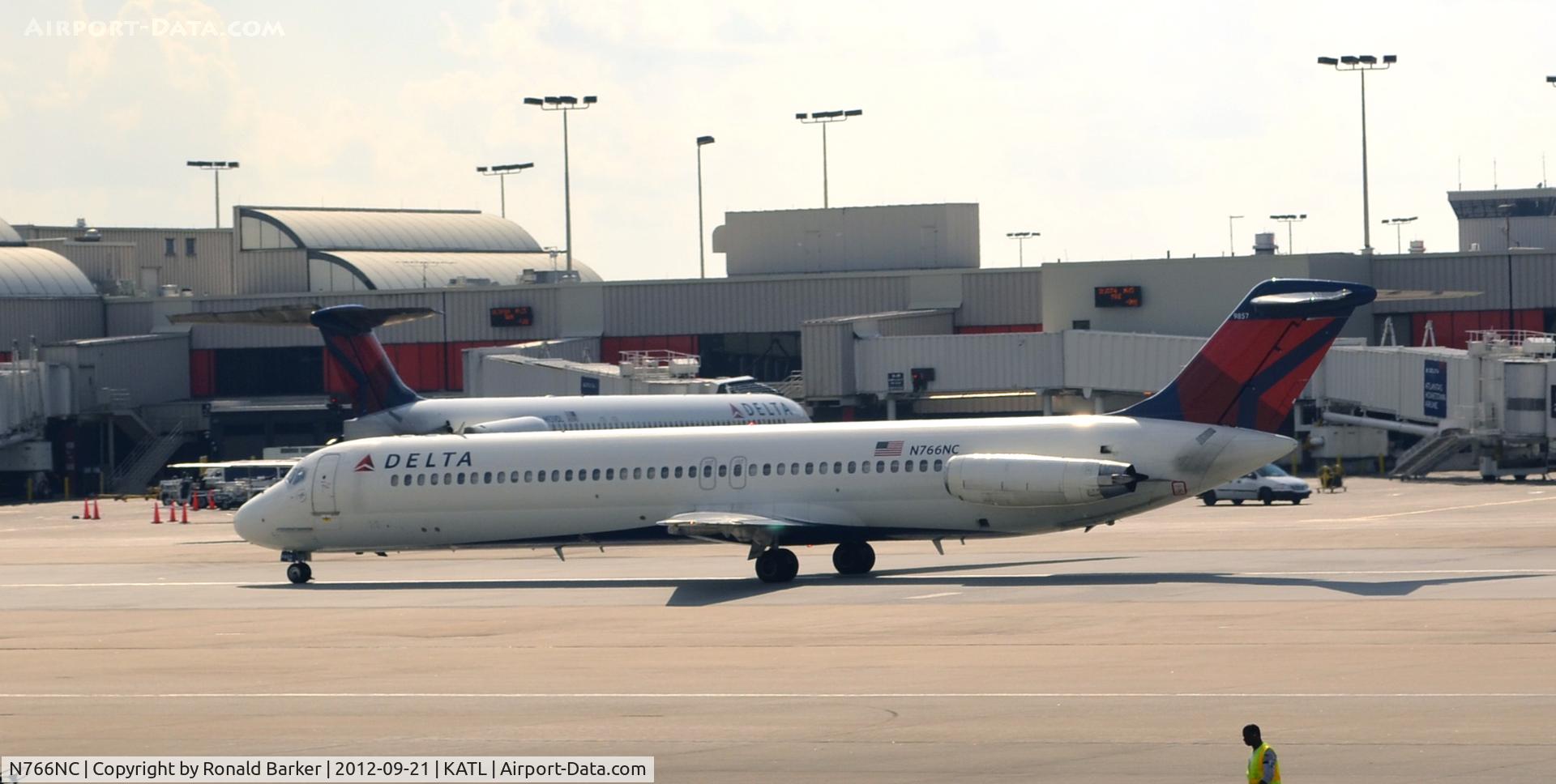 N766NC, 1977 McDonnell Douglas DC-9-51 C/N 47739, Taxi ATL
