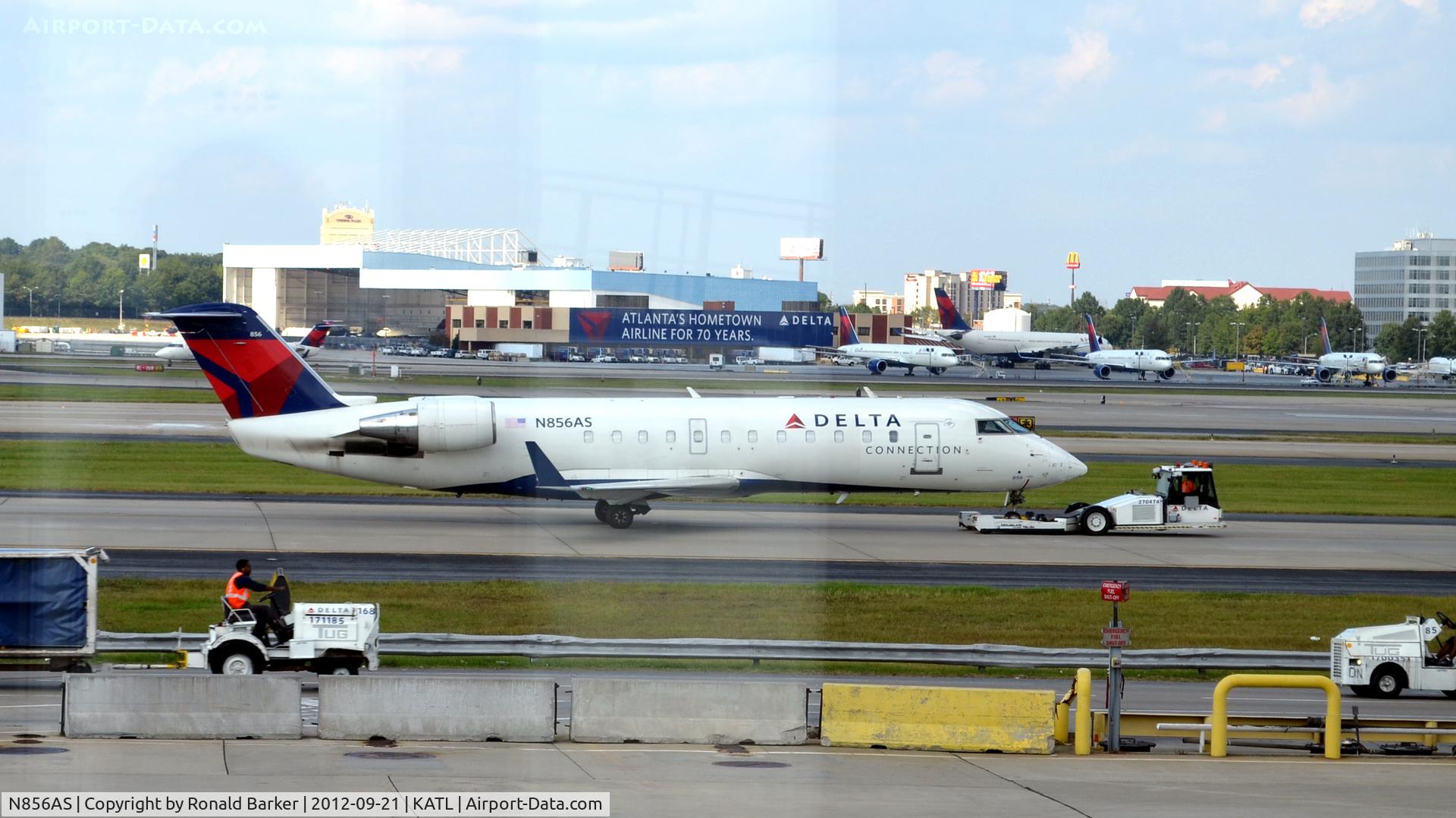 N856AS, 2000 Bombardier CRJ-200ER (CL-600-2B19) C/N 7404, Towed ATL