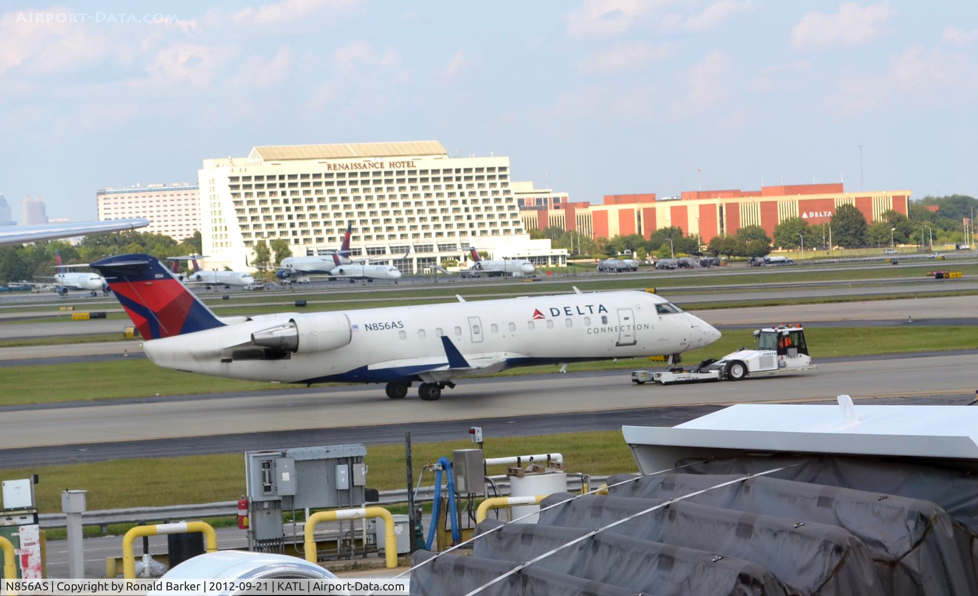 N856AS, 2000 Bombardier CRJ-200ER (CL-600-2B19) C/N 7404, Towed ATL