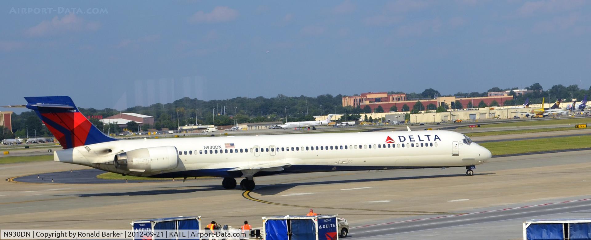 N930DN, 1996 McDonnell Douglas MD-90-30 C/N 53458, Taxi ATL