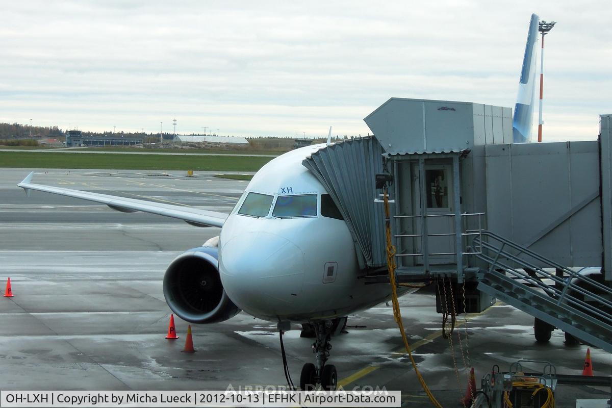 OH-LXH, 2002 Airbus A320-214 C/N 1913, At Helsinki Vantaa