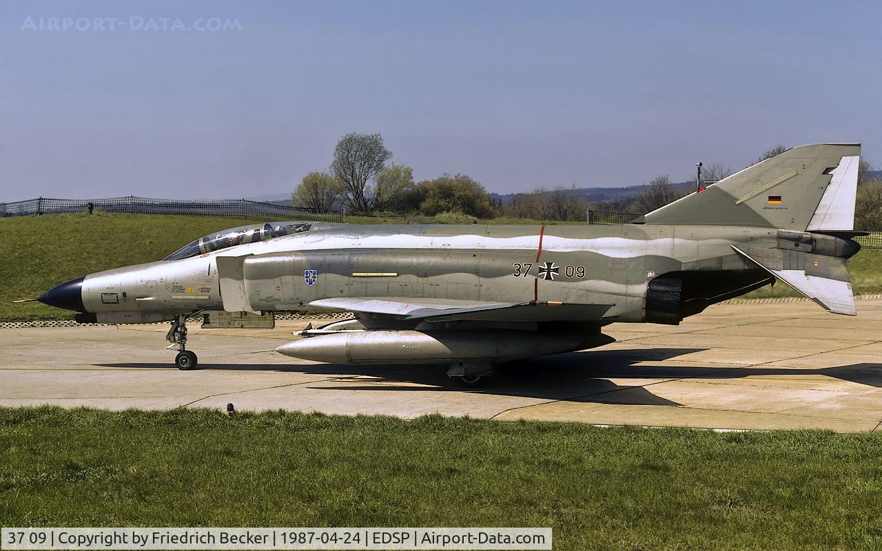 37 09, 1972 McDonnell Douglas F-4F Phantom II C/N 4367, taxying to the active at Fliegerhorst Pferdsfeld