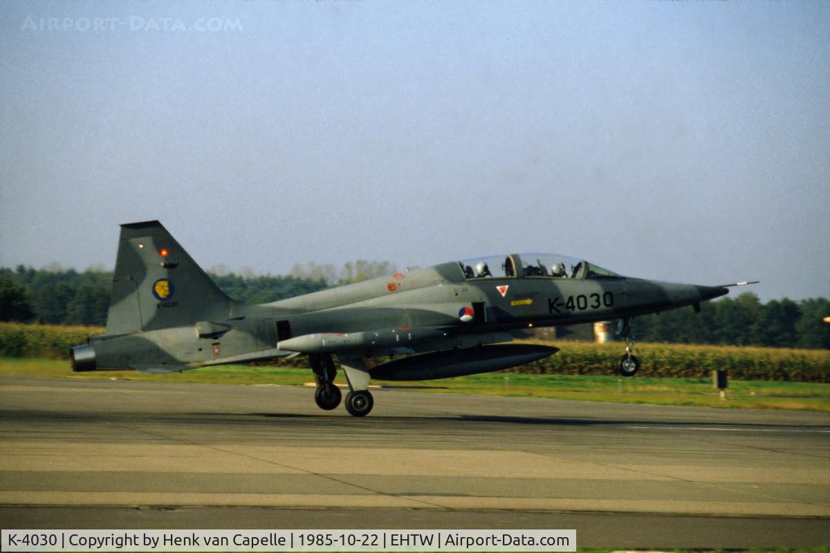 K-4030, 1971 Canadair NF-5B Freedom Fighter C/N 4030, NF-5B of 315 sqn of the Koninklijke Luchtmacht (Royal Netherlands Air Force) landing at Twente Air Base.