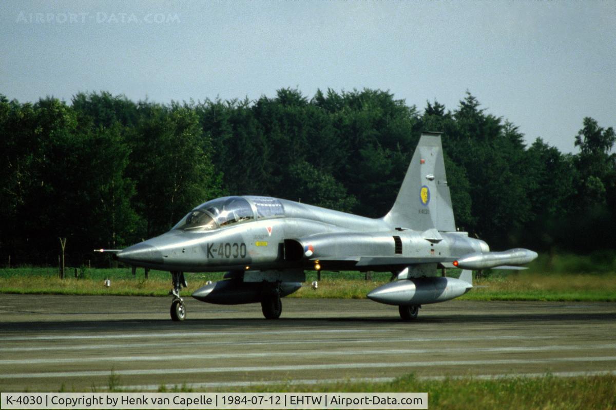 K-4030, 1971 Canadair NF-5B Freedom Fighter C/N 4030, An NF-5B trainer of 315 sqn of the Koninklijke Luchtmacht (Royal Netherlands Air Force) on the runway of Twente Air Base.