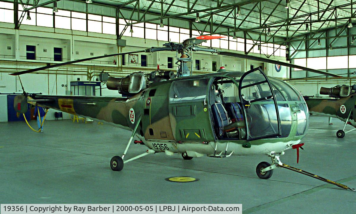 19356, 1970 Sud SA-316B Alouette III C/N 1742, Sud Aviation SA.316B Alouette III [1742] Beja~CS 05/05/2000