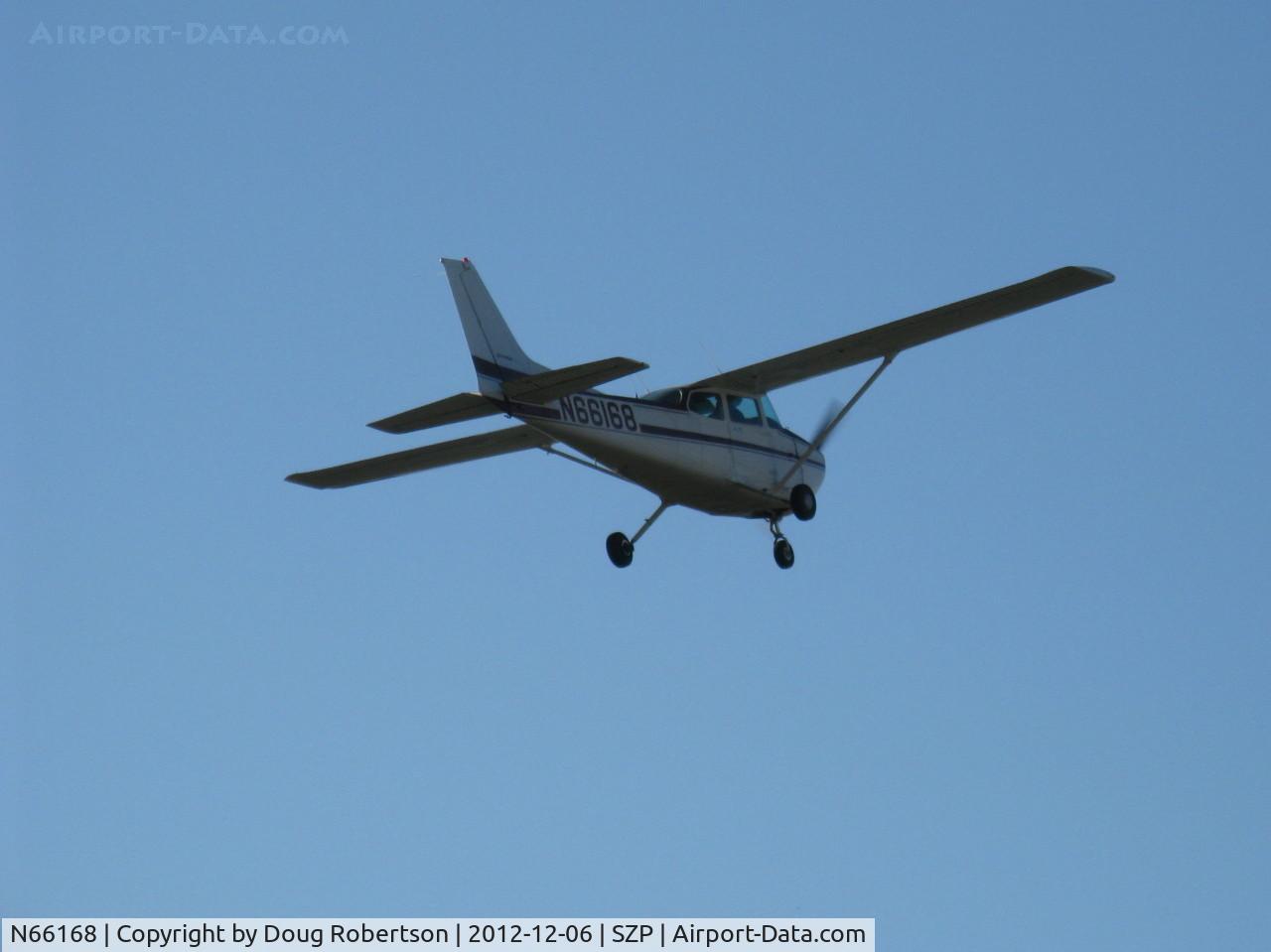 N66168, 1983 Cessna 172P C/N 17275974, 1983 Cessna 172P SKYHAWK II, Lycoming O-320-D2J 160 Hp, takeoff climb Rwy 22