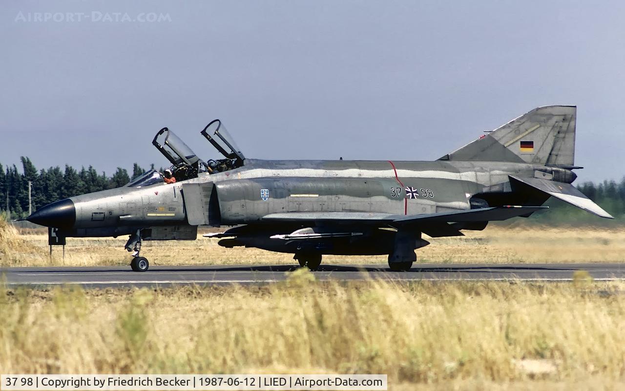 37 98, 1974 McDonnell Douglas F-4F Phantom II C/N 4599, taxying to the active