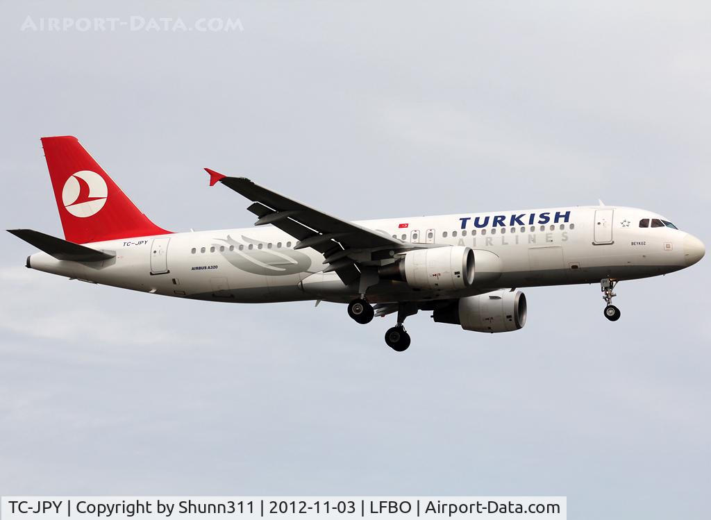TC-JPY, 2009 Airbus A320-214 C/N 3949, Landing rwy 14R