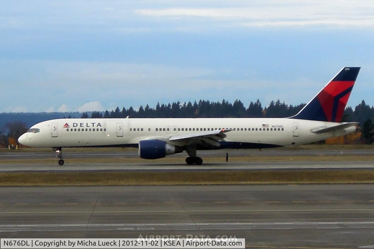 N676DL, 1992 Boeing 757-232 C/N 25981, At Seattle