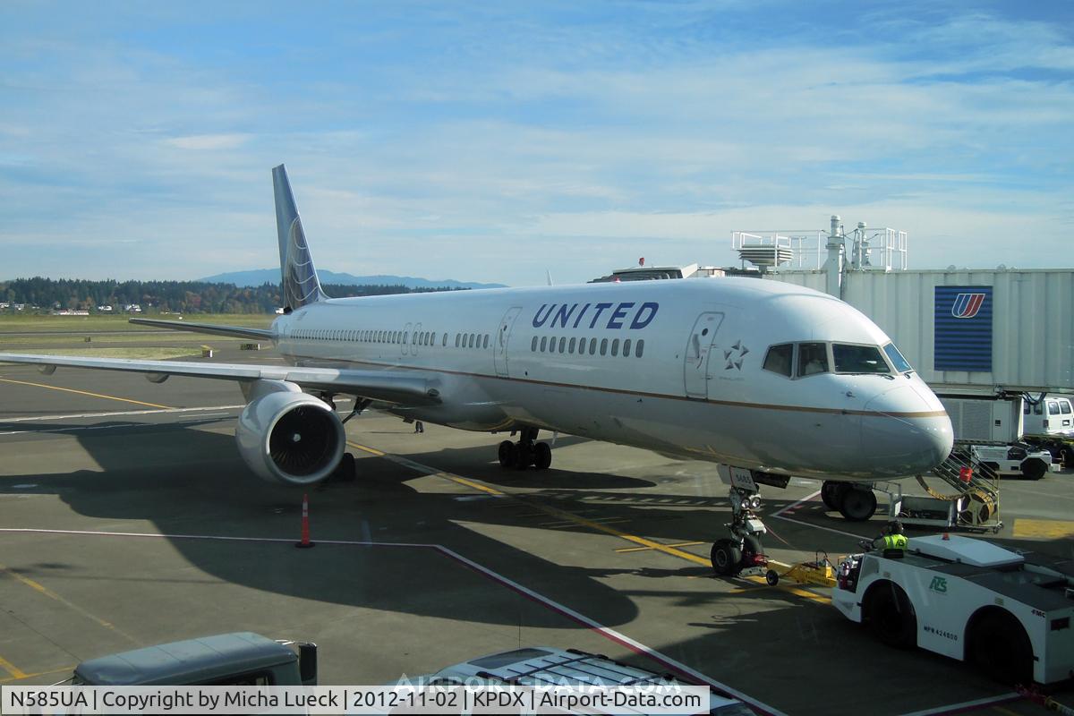 N585UA, 1993 Boeing 757-222 C/N 26709, At Portland, OR