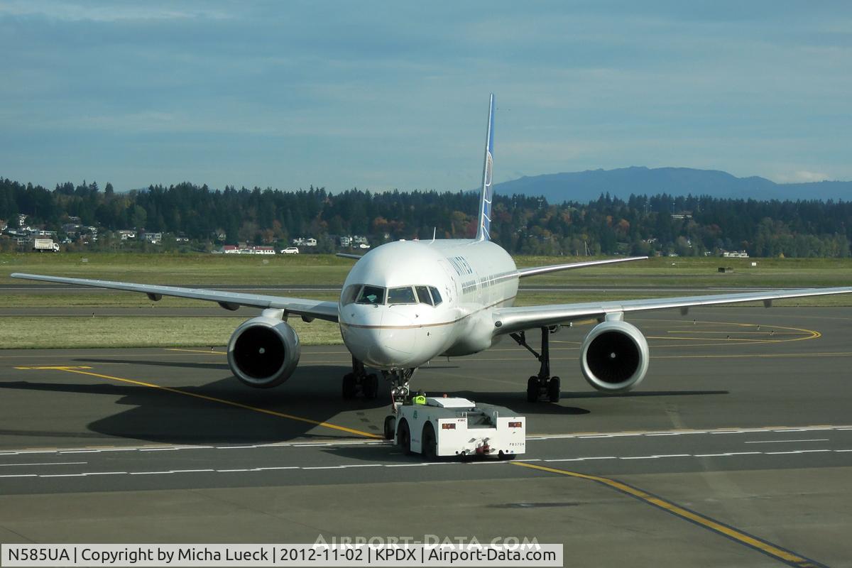 N585UA, 1993 Boeing 757-222 C/N 26709, At Portland, OR
