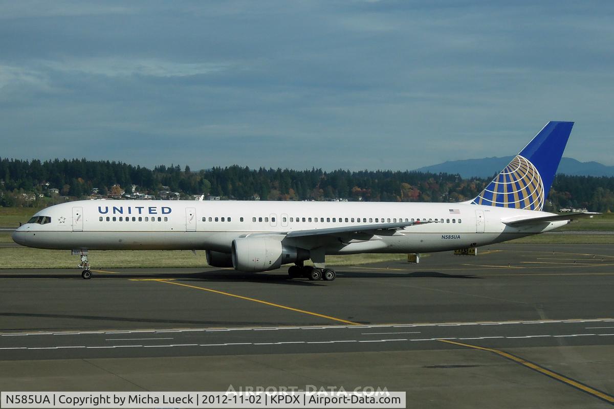 N585UA, 1993 Boeing 757-222 C/N 26709, At Portland, OR
