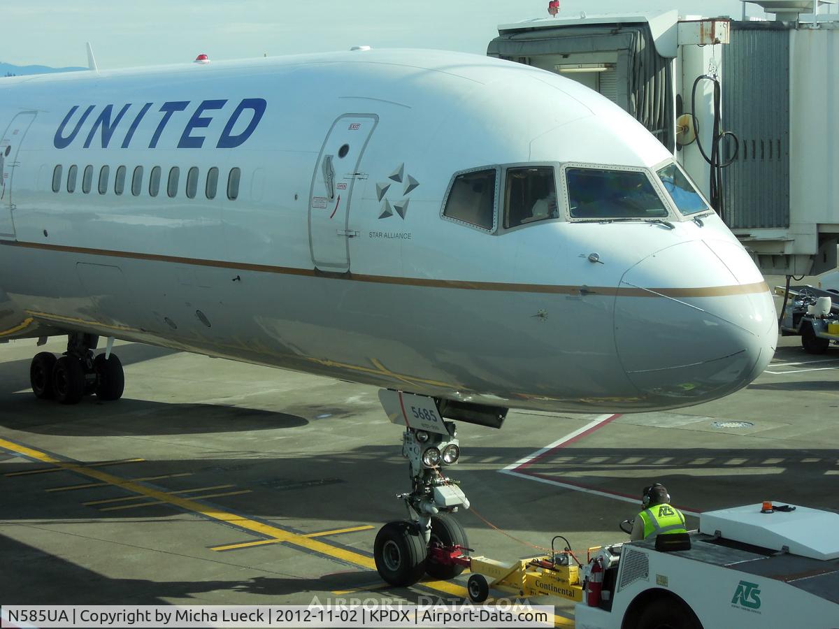 N585UA, 1993 Boeing 757-222 C/N 26709, At Portland, OR