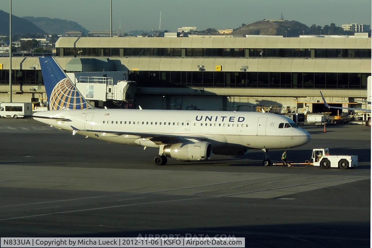N833UA, 2000 Airbus A319-131 C/N 1401, At San Francisco