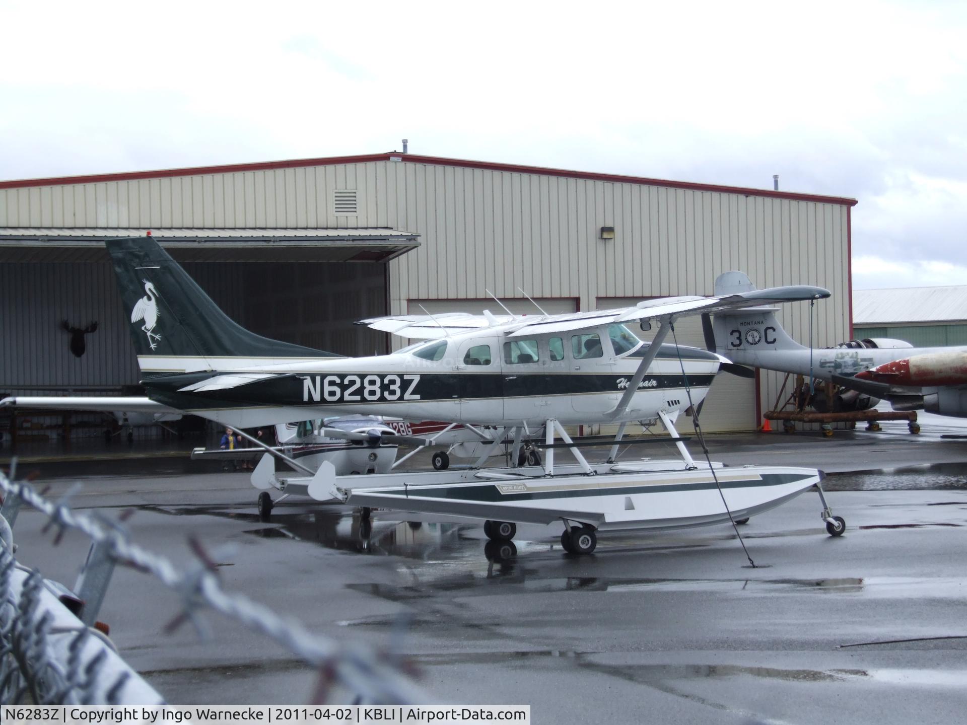 N6283Z, 1981 Cessna TU206G Turbo Stationair C/N U20606215, Cessna TU206G Turbo Stationair on amphibious floats at the Bellingham Intl. Airport, Bellingham WA