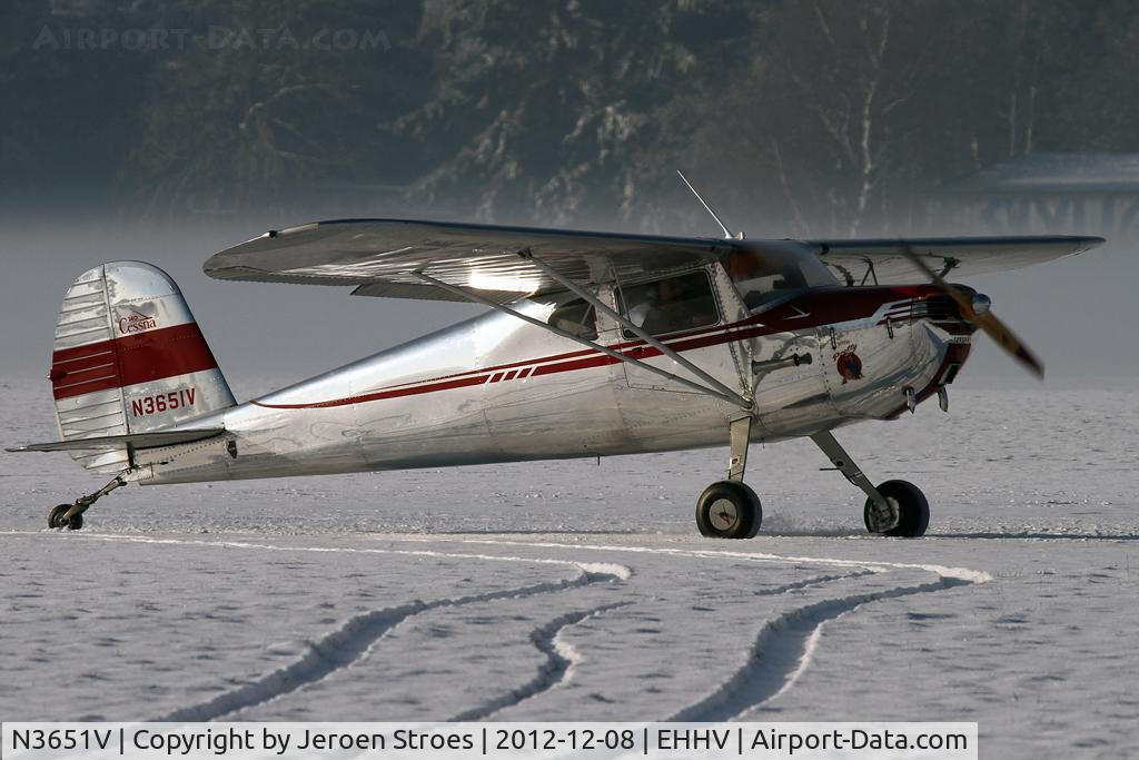 N3651V, 1948 Cessna 140 C/N 14922, Hilversum in the snow!