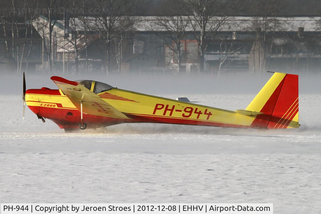 PH-944, Scheibe SF-25C Falke C/N 44520, Hilversum in the snow!
