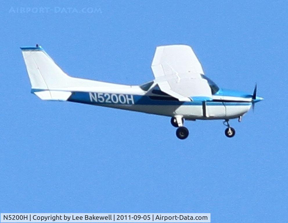 N5200H, 1975 Cessna 172M C/N 17265373, While operating over Forest Lake, MN